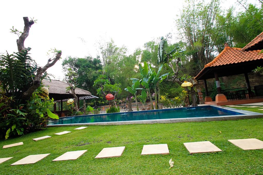 Ubud Hotel And Villas Malang Esterno foto