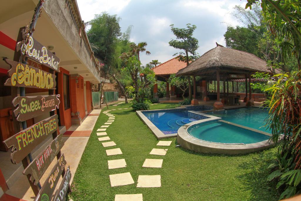 Ubud Hotel And Villas Malang Esterno foto